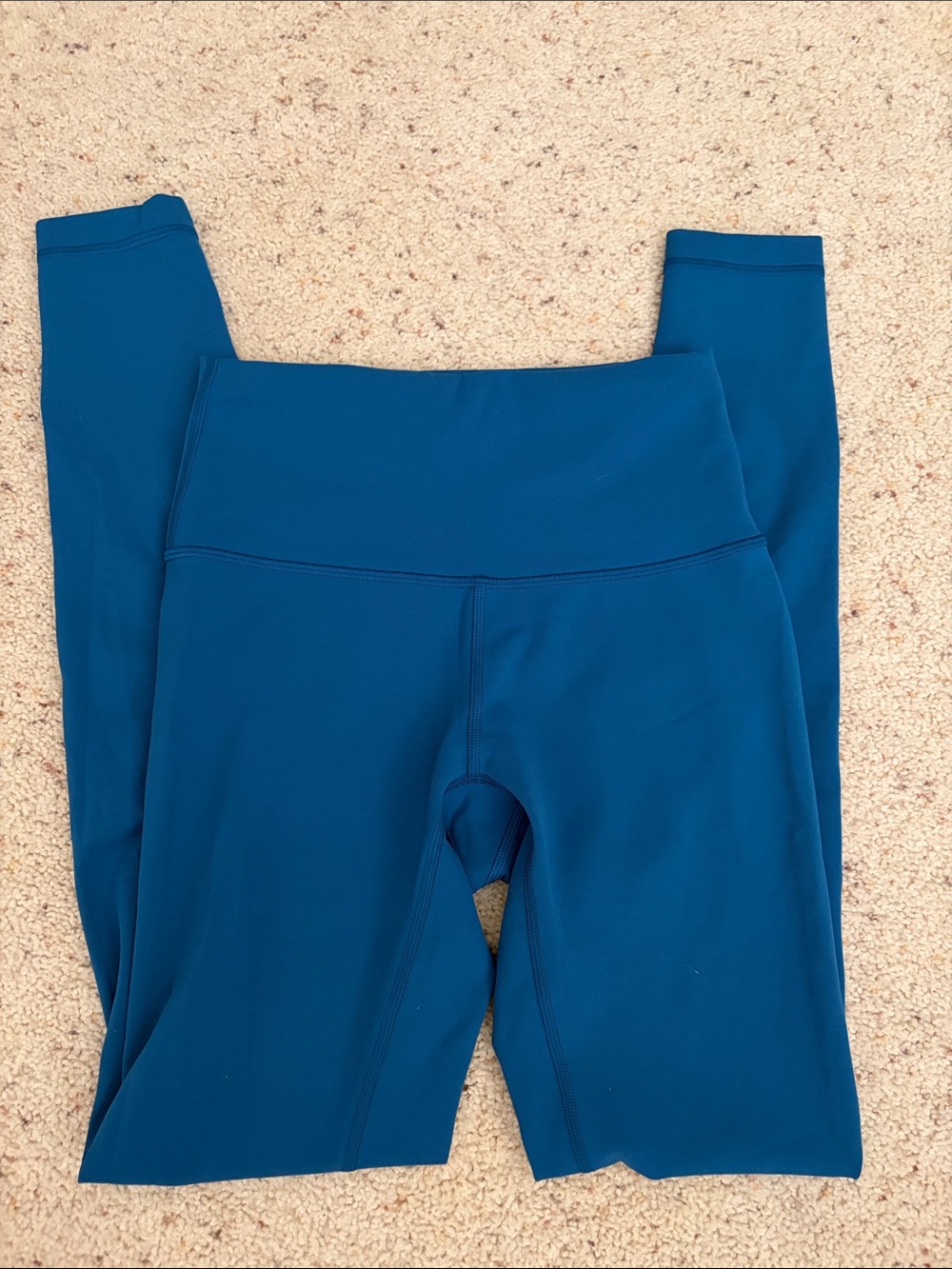 Lululemon leggings size 4 blue 28” inseam